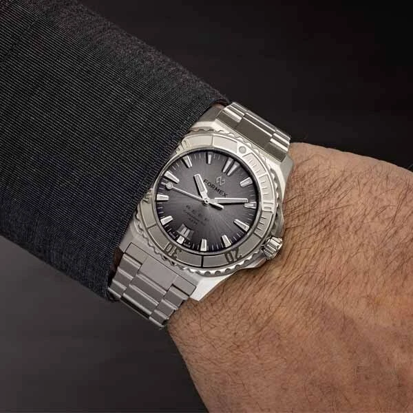 Automatic COSC 300M Silver 42 mm thumbnail 2