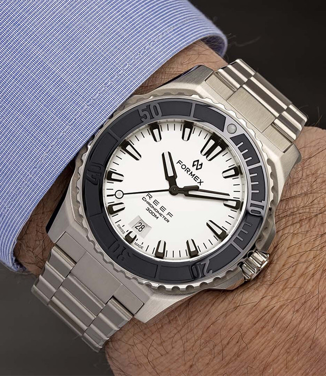 Automatic COSC 300M White 42 mm thumbnail 2
