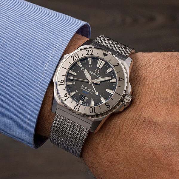 AUTOMATIC GMT COSC 300M BLACK/BLUE 42 MM thumbnail 2