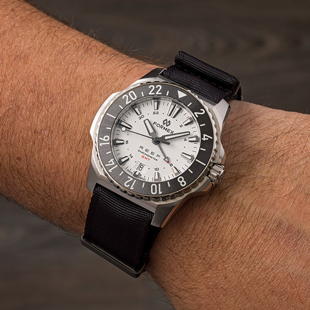 AUTOMATIC GMT COSC 300M WHITE 42 MM thumbnail 2