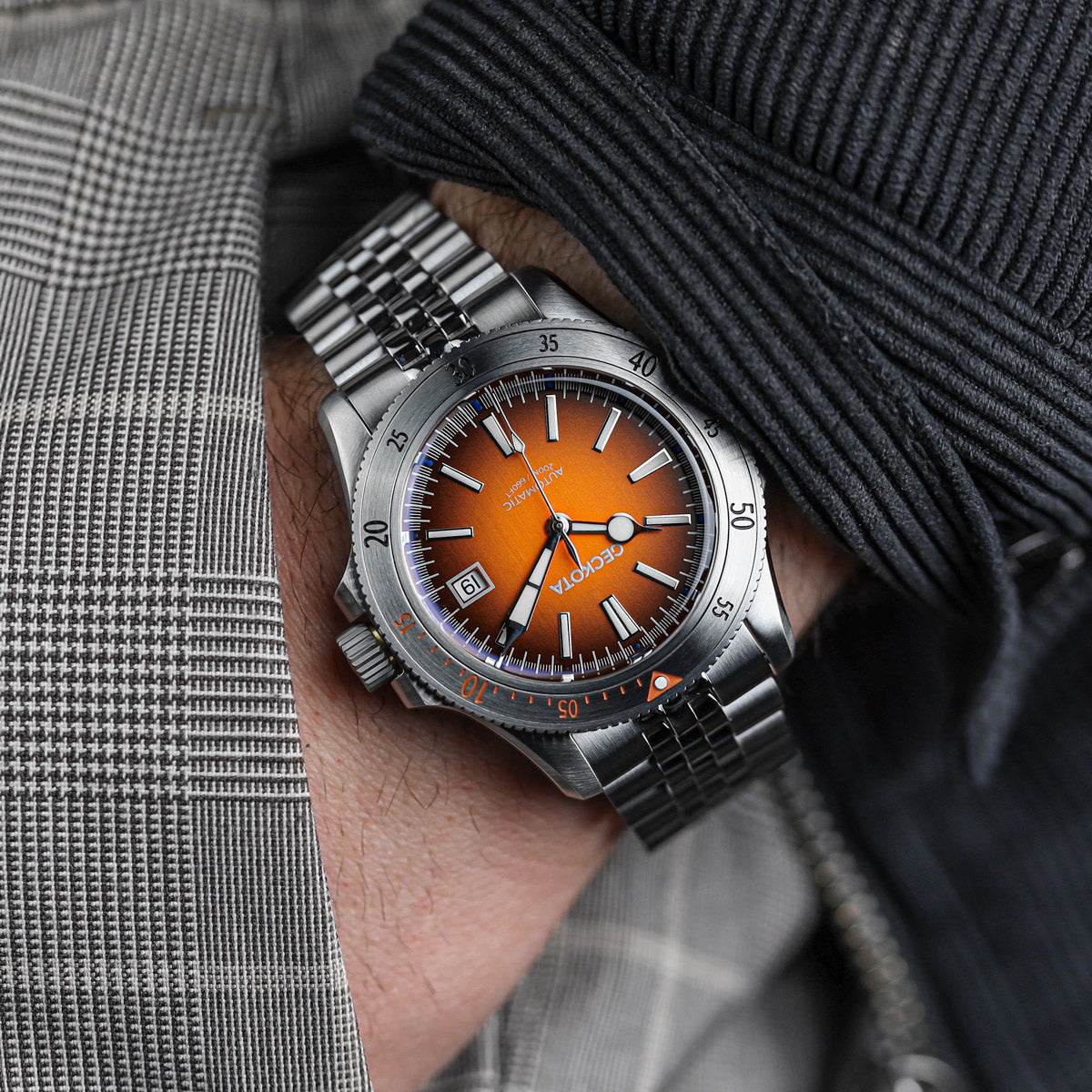 Sea-Hunter Dive Watch Burnt Orange Steel Edition thumbnail 2