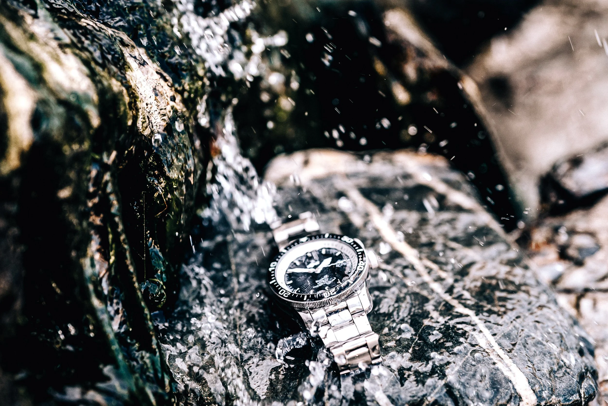 The Black & White Golby Aquareef, Monochrome Series, 1 of 25 Ltd Edition, Dual Timer Watch. thumbnail 4