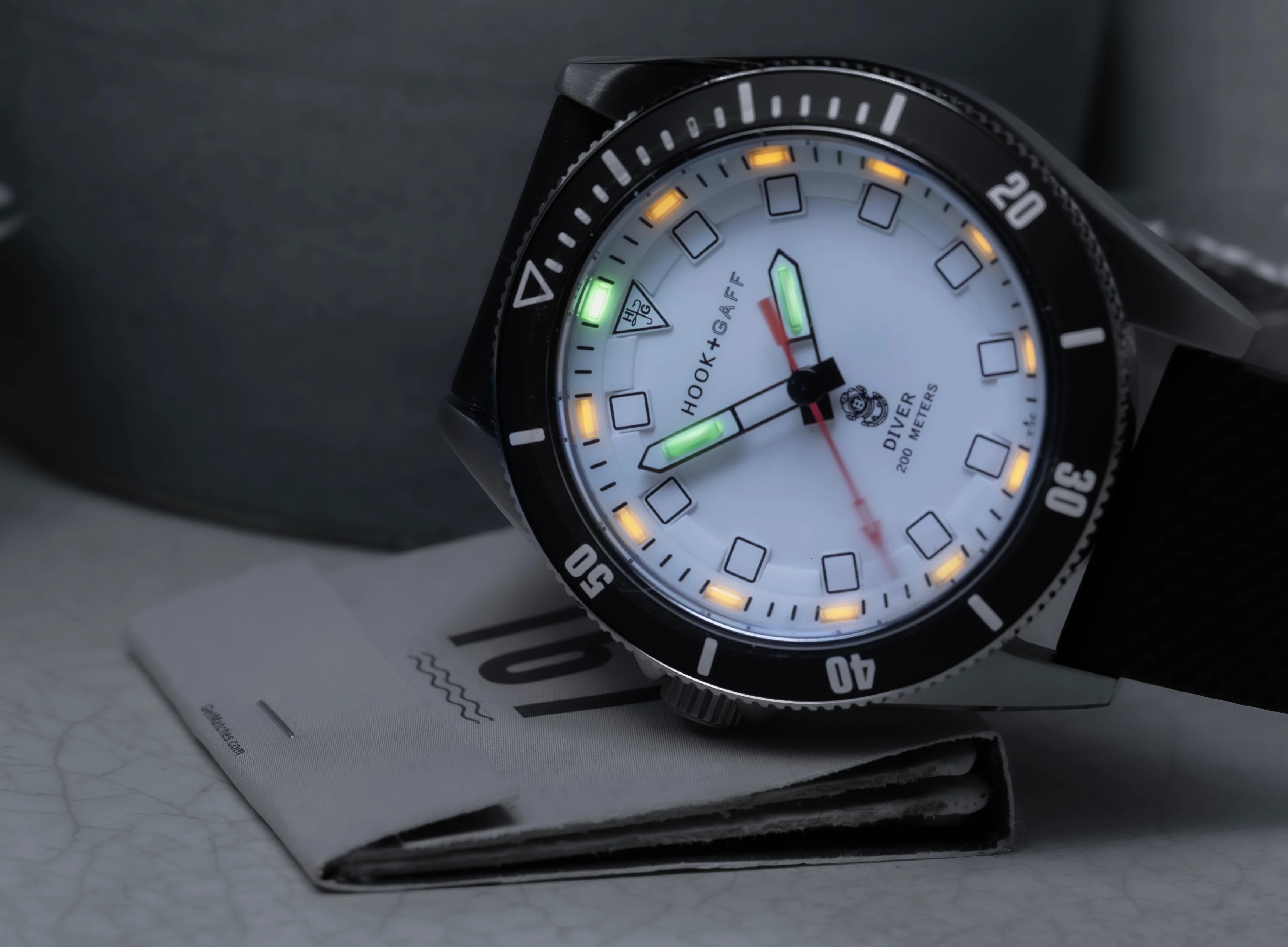 Diver Black Bezel - White Dial thumbnail 4