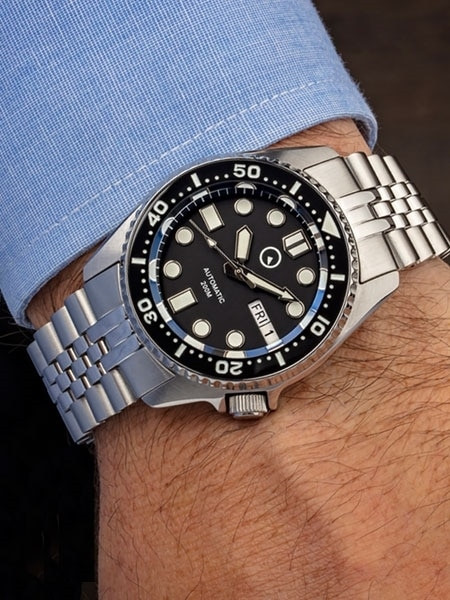 Islander 38mm Automatic Dive Watch with Solid-Link Bracelet, AR Sapphire Crystal, and Luminous Ceramic Bezel Insert #ISL-05 thumbnail 2