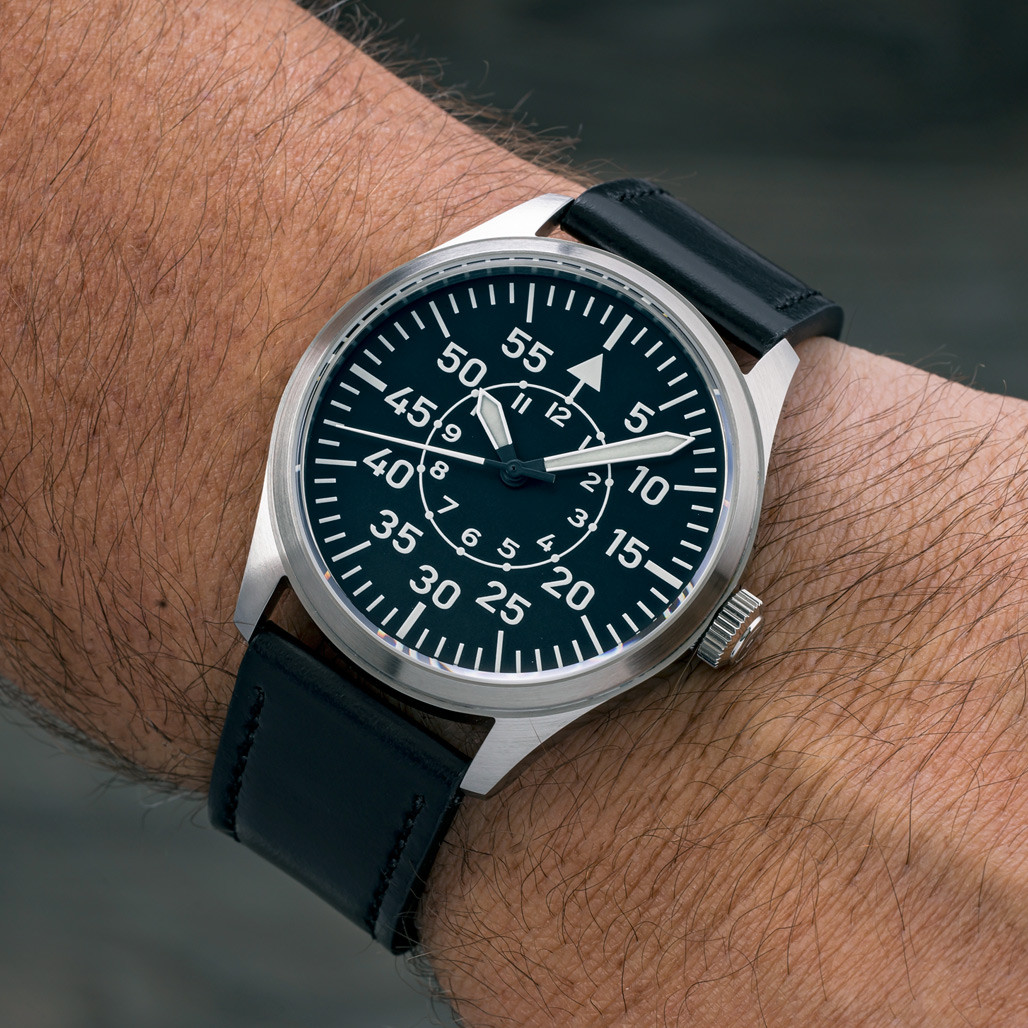 Islander Aviator Automatic Watch with Leather Strap and an Anti-Reflective Sapphire Crystal #ISL-15 thumbnail 2