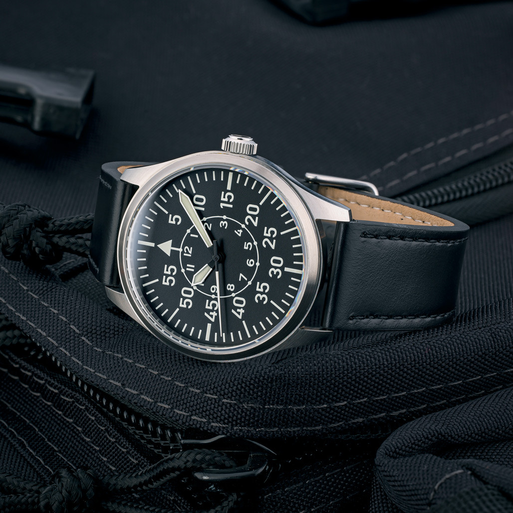 Islander Aviator Automatic Watch with Leather Strap and an Anti-Reflective Sapphire Crystal #ISL-15 thumbnail 3