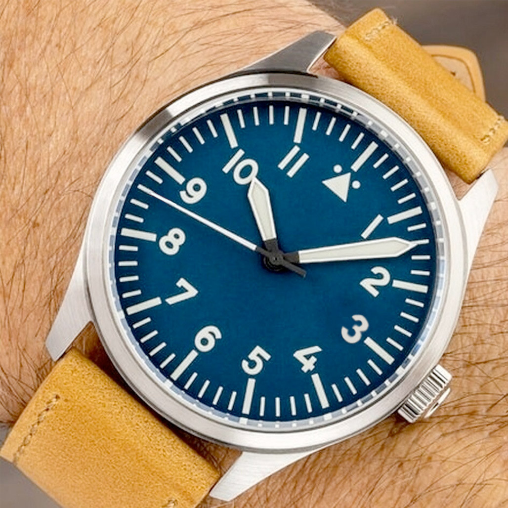 Islander Aviator Automatic Watch with Leather Strap and an Anti-Reflective Sapphire Crystal #ISL-16 thumbnail 2
