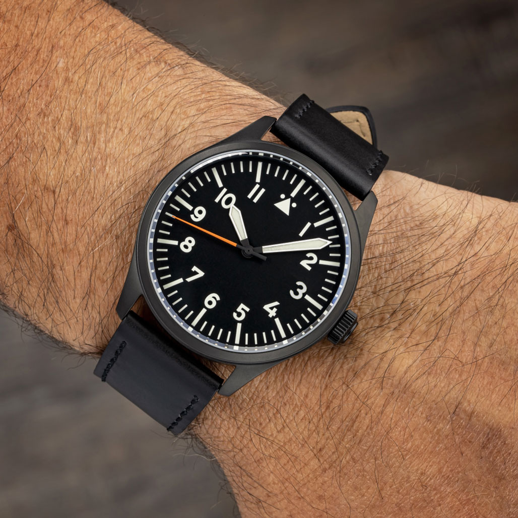 Islander Black DLC Aviator Automatic Watch with Leather Strap and an Anti-Reflective Sapphire Crystal #ISL-46 thumbnail 2