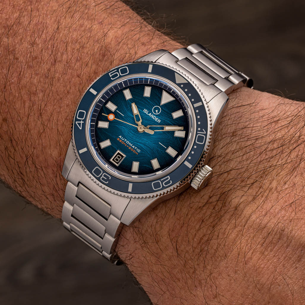 Islander Bayport Automatic Dive Watch with Blue Wave Dial #ISL-311 thumbnail 4