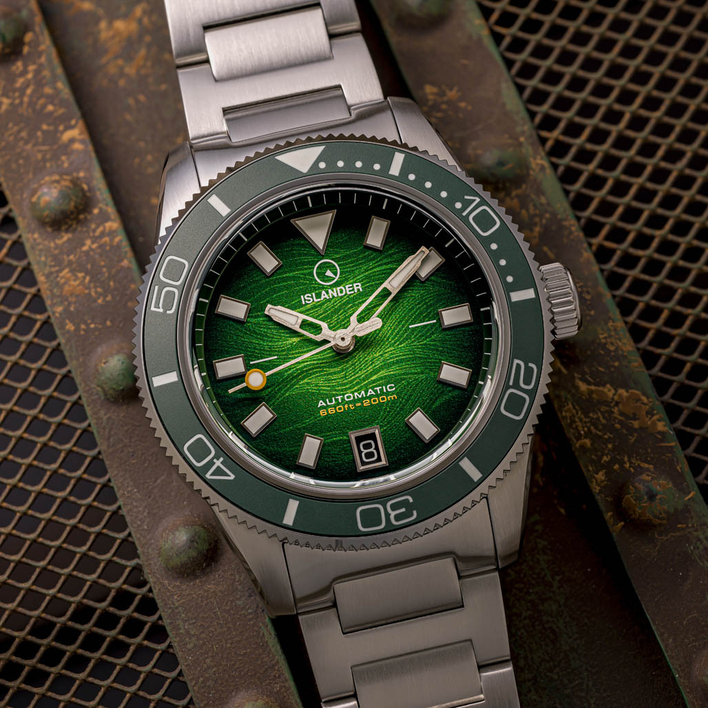 Islander Bayport Automatic Dive Watch with Green Wave Dial #ISL-312 thumbnail 2