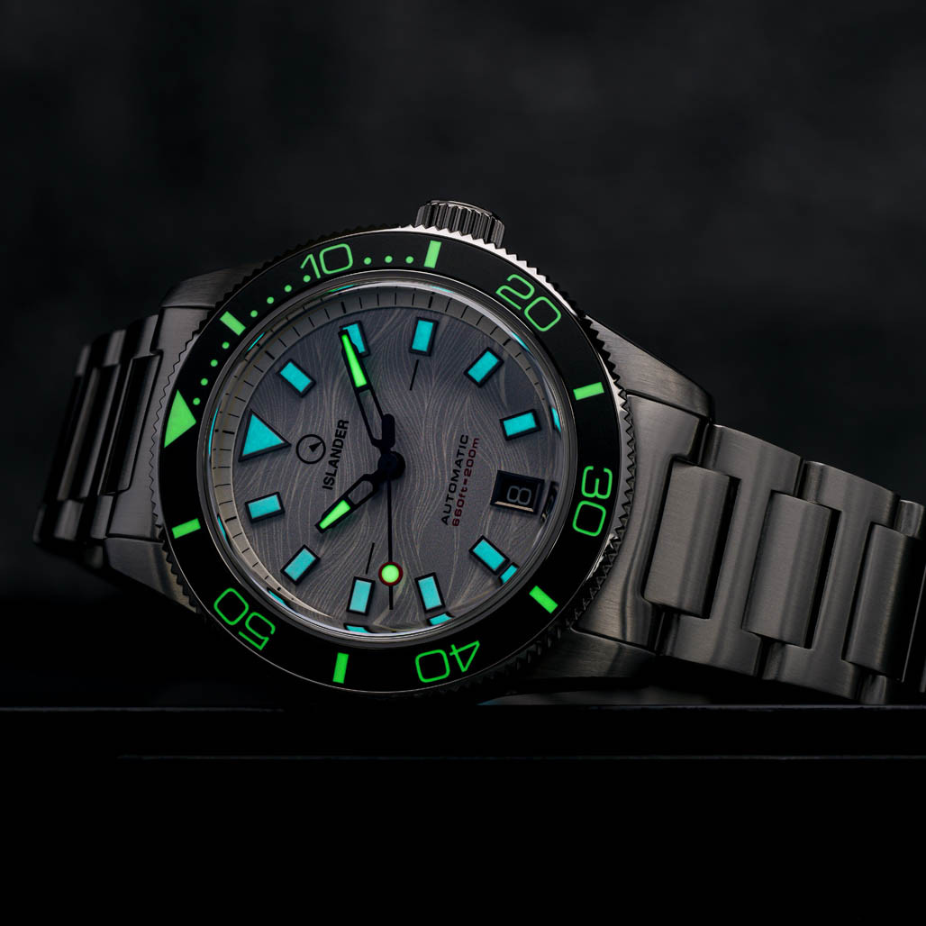 Islander Bayport Automatic Dive Watch with Silver-White Wave Dial #ISL-313 thumbnail 3