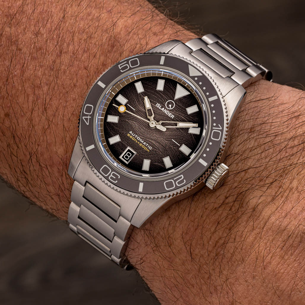 Islander Bayport Automatic Dive Watch with Warm Grey Wave Dial #ISL-314 thumbnail 4