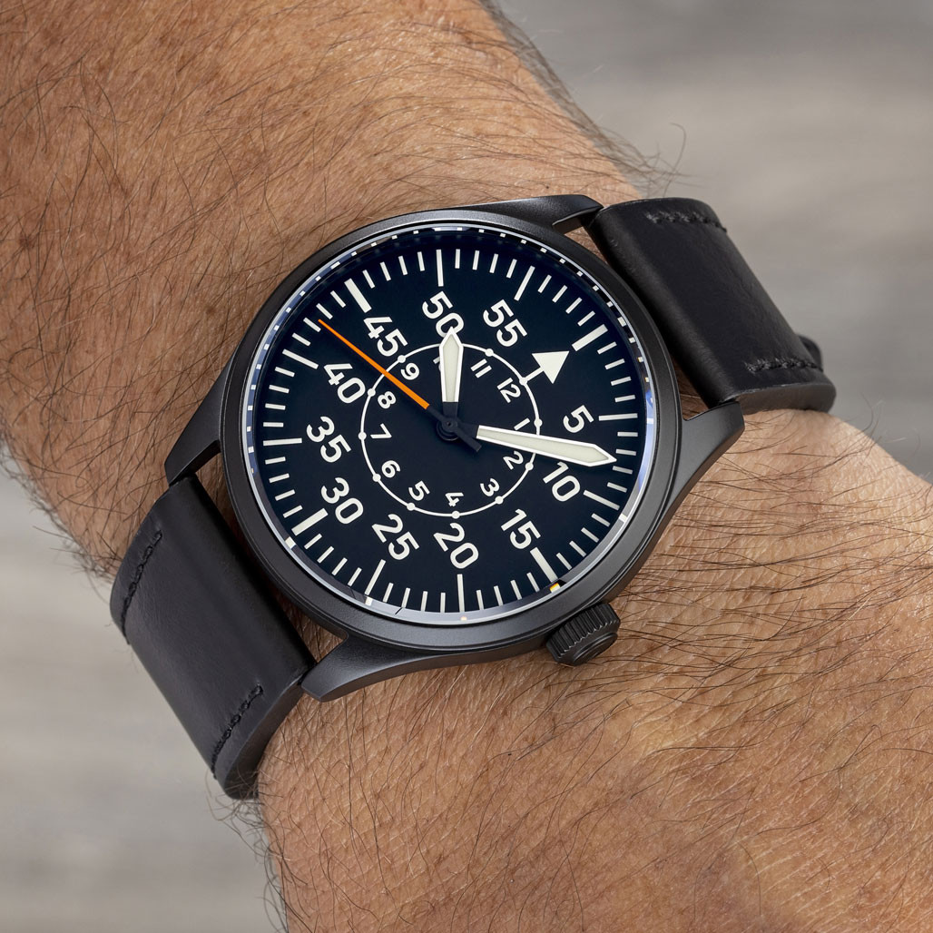 Islander Black DLC Aviator Automatic Watch with Leather Strap and an Anti-Reflective Sapphire Crystal #ISL-81 thumbnail 2
