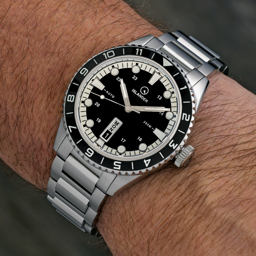 Islander Greenport 39mm Dive Watch with Black and White Dial #ISL-300 thumbnail 3