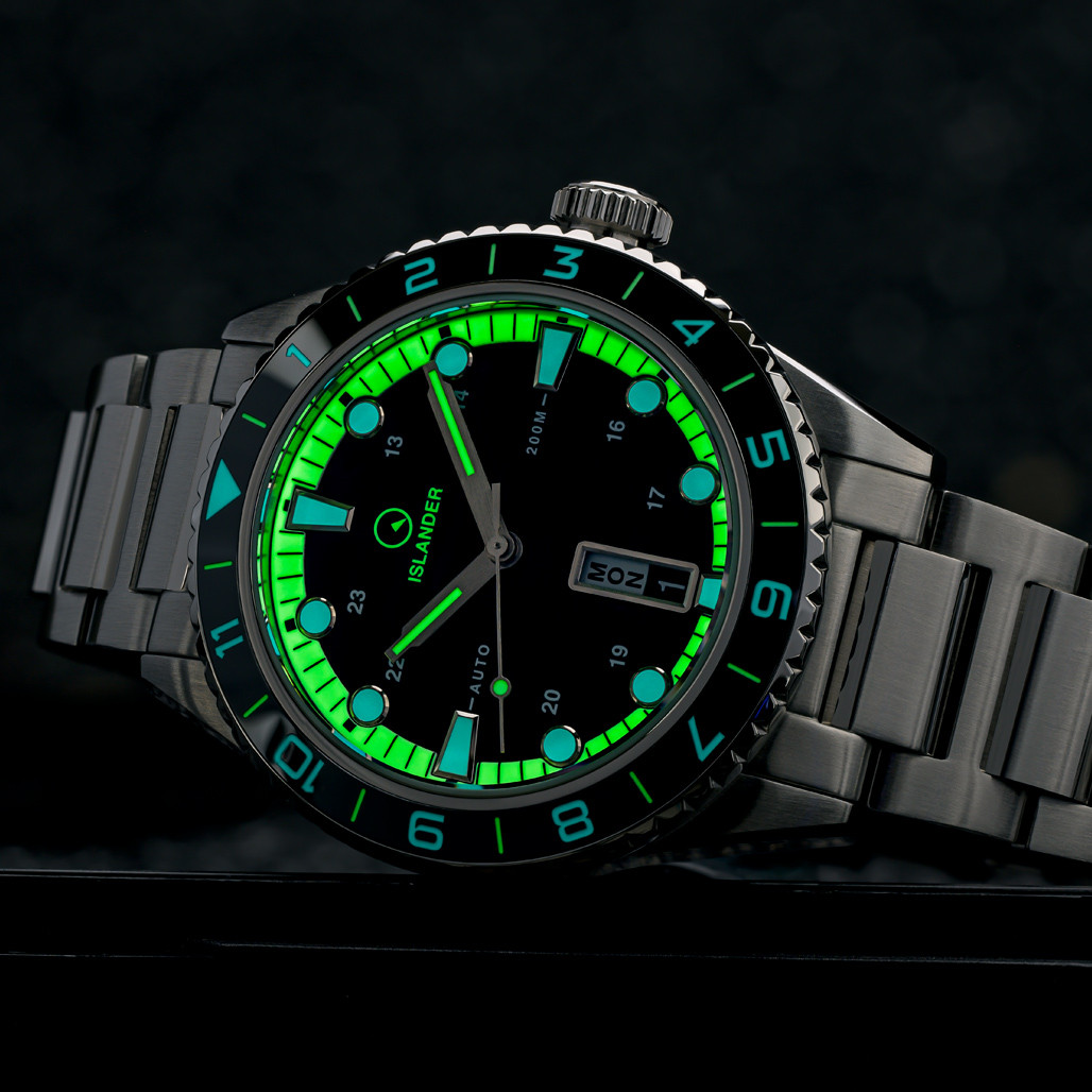 Islander Greenport 39mm Dive Watch with Black and White Dial #ISL-300 thumbnail 4