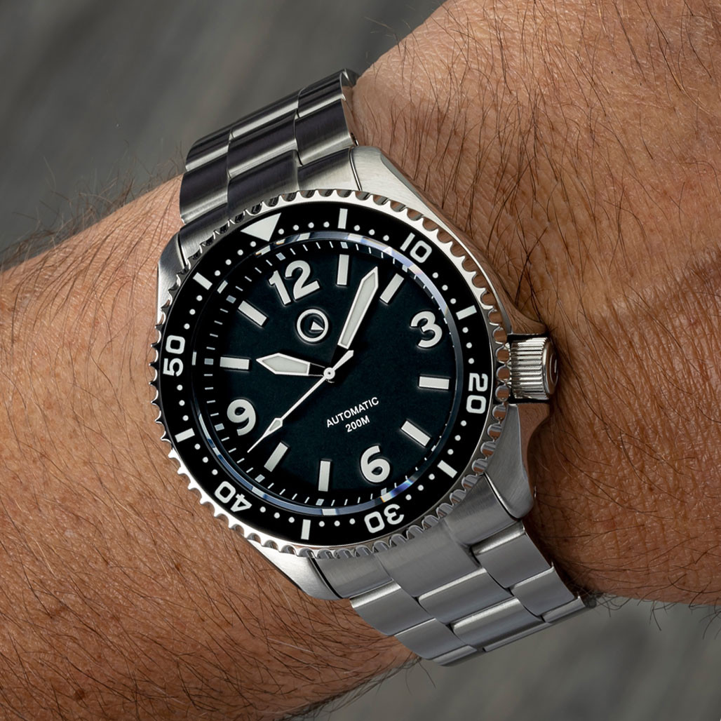 Islander Pilot-Style Dial Automatic Dive Watch with Bracelet, AR Sapphire Crystal, and Luminous Ceramic Bezel Insert #ISL-91 thumbnail 3