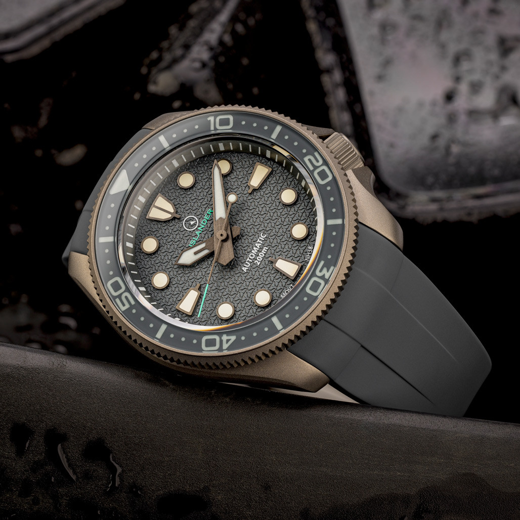 Islander Sands Point Titanium Diver with Grey Whale Tail Dial #ISL-259 thumbnail 2