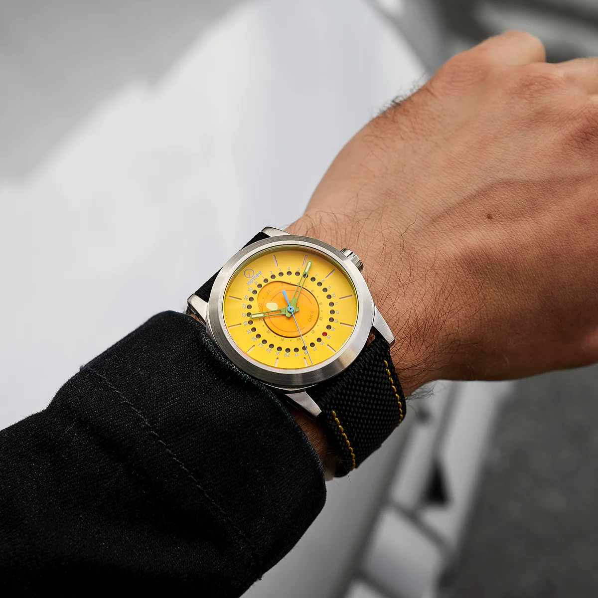 Cool Hunting GMT 0º Limited Edition thumbnail 2