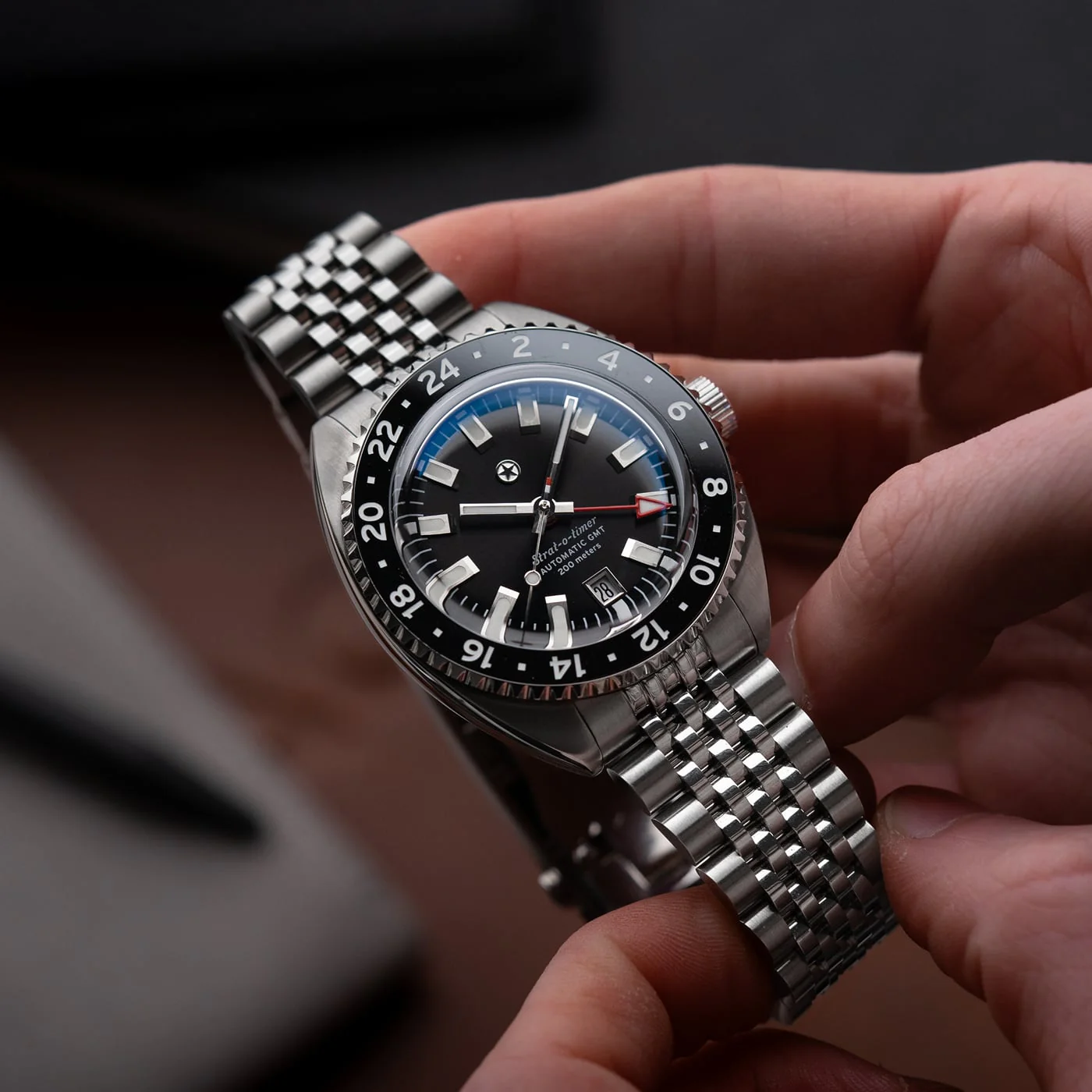 Strat-o-timer GMT: Black Tie selected view
