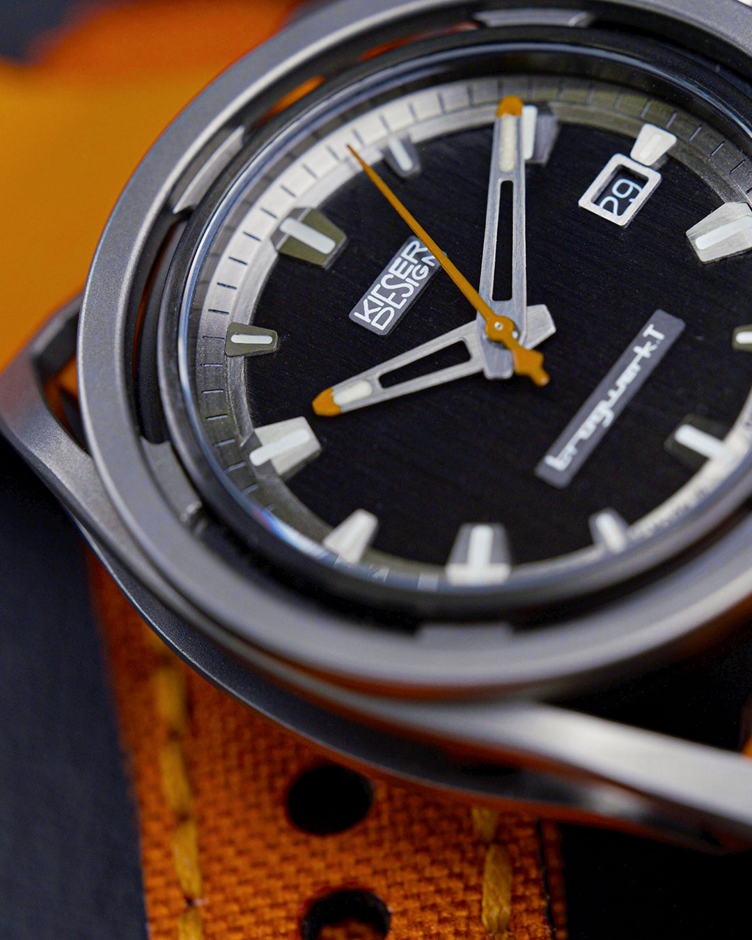 Custom Edition - your own series from 5 watches thumbnail 2