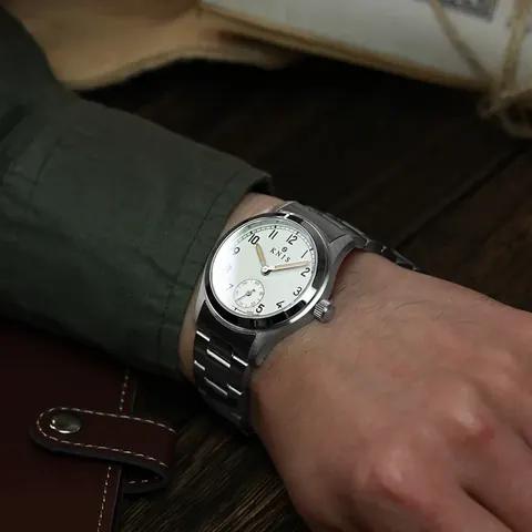 KNIS Retro Military Watch - Off-White Dial with Stainless Steel Band KN003-WHSS