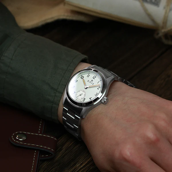 KNIS Retro Military Watch - Off-White Dial with Stainless Steel Band KN003-WHSS