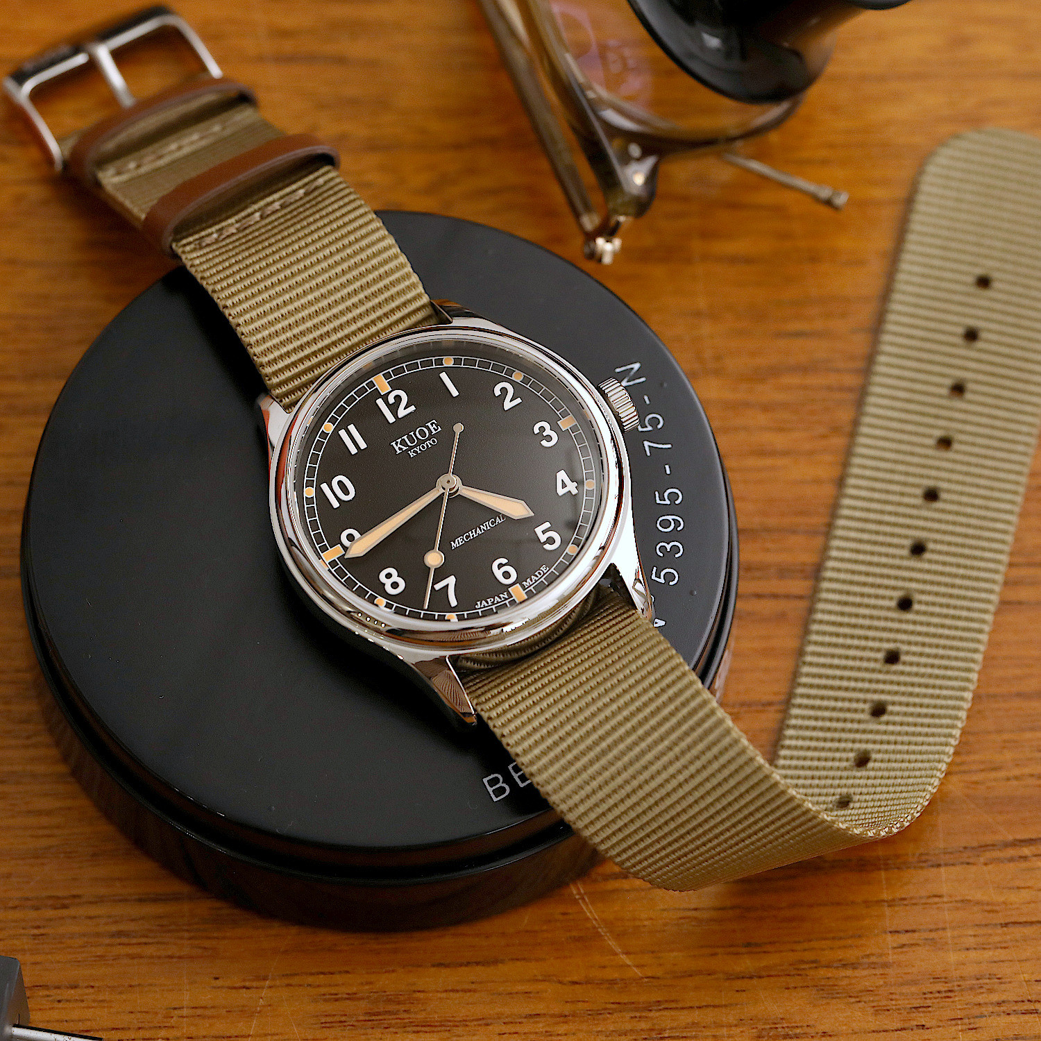 OLD SMITH 90-002 Large - 38mm Automatic No-Date thumbnail 3