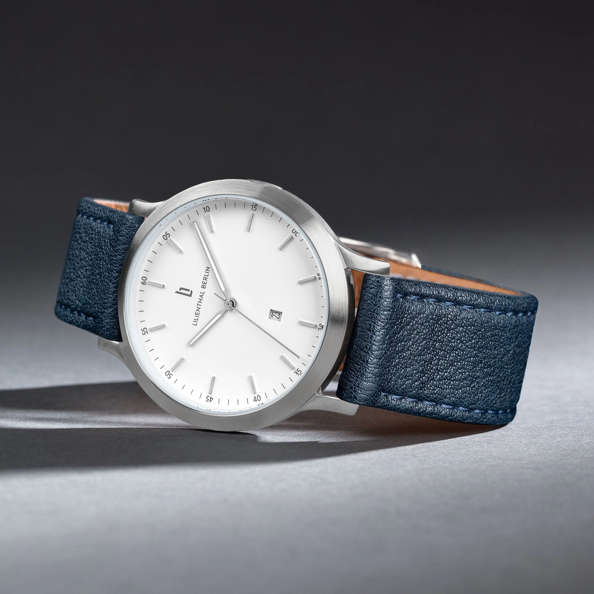 Huxley – Silver White (H01-103-B003AB) thumbnail 3