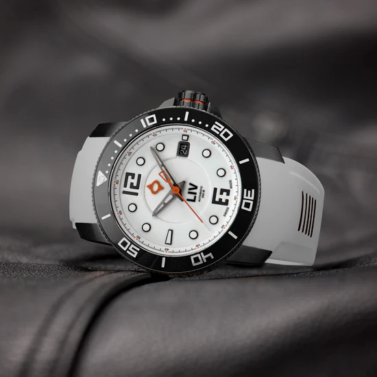 GX-Diver's 41mm Black Full Lume thumbnail 2