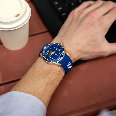 Trekker GMT Blue / Rose