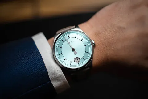 J1 - Mint Blue
