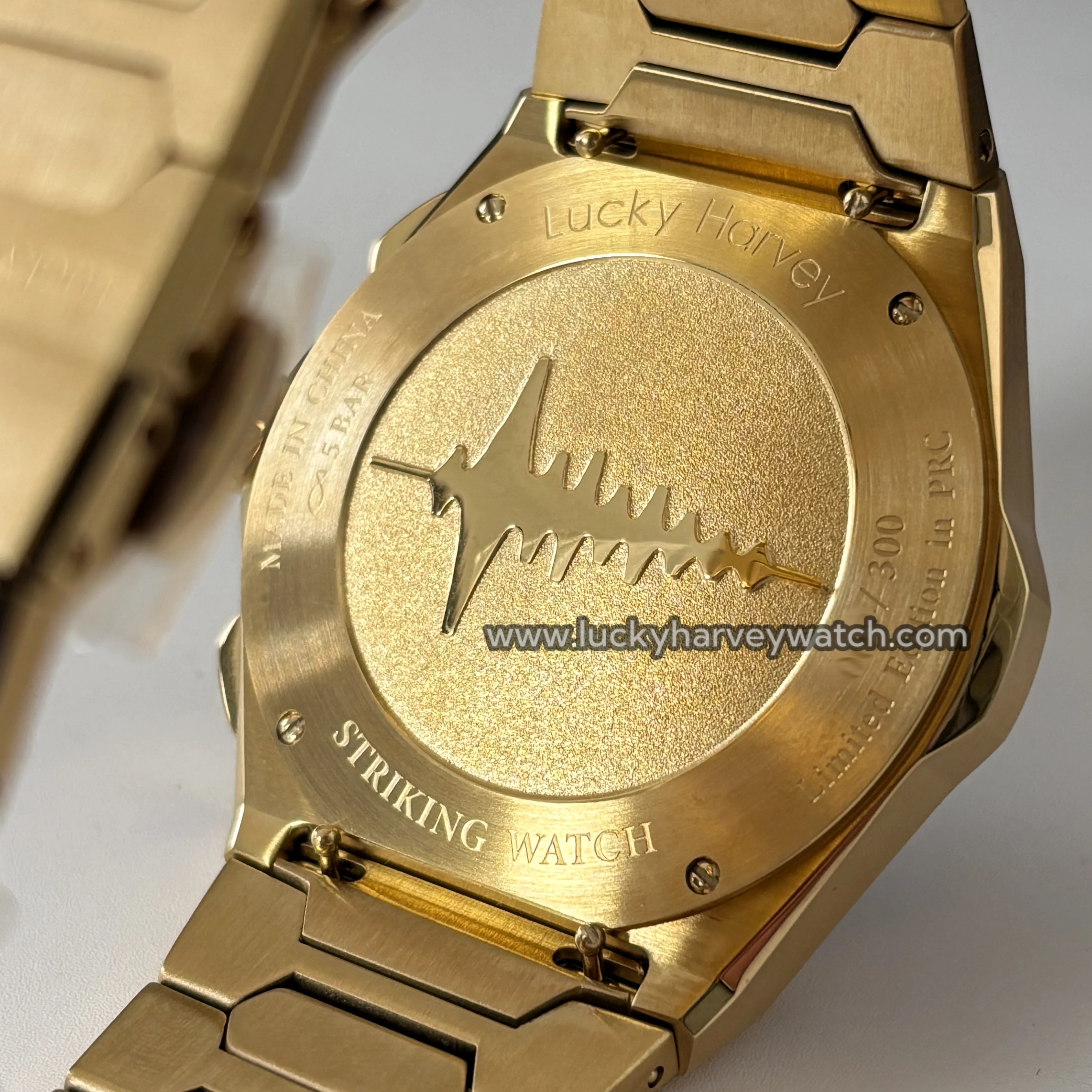 Lucky Harvey Sound of Nature Wave Guilloché Chiming Watch 1.0 Gold Dial Big Date – Limited Edition of 300 thumbnail 4