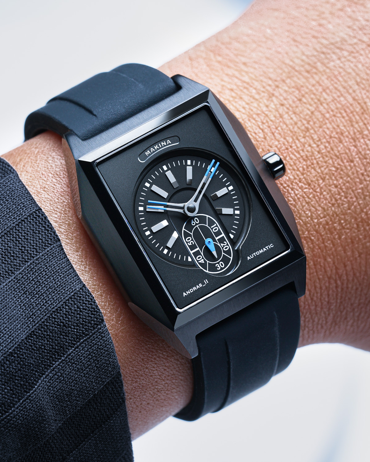 Andras_II (Black) thumbnail 3