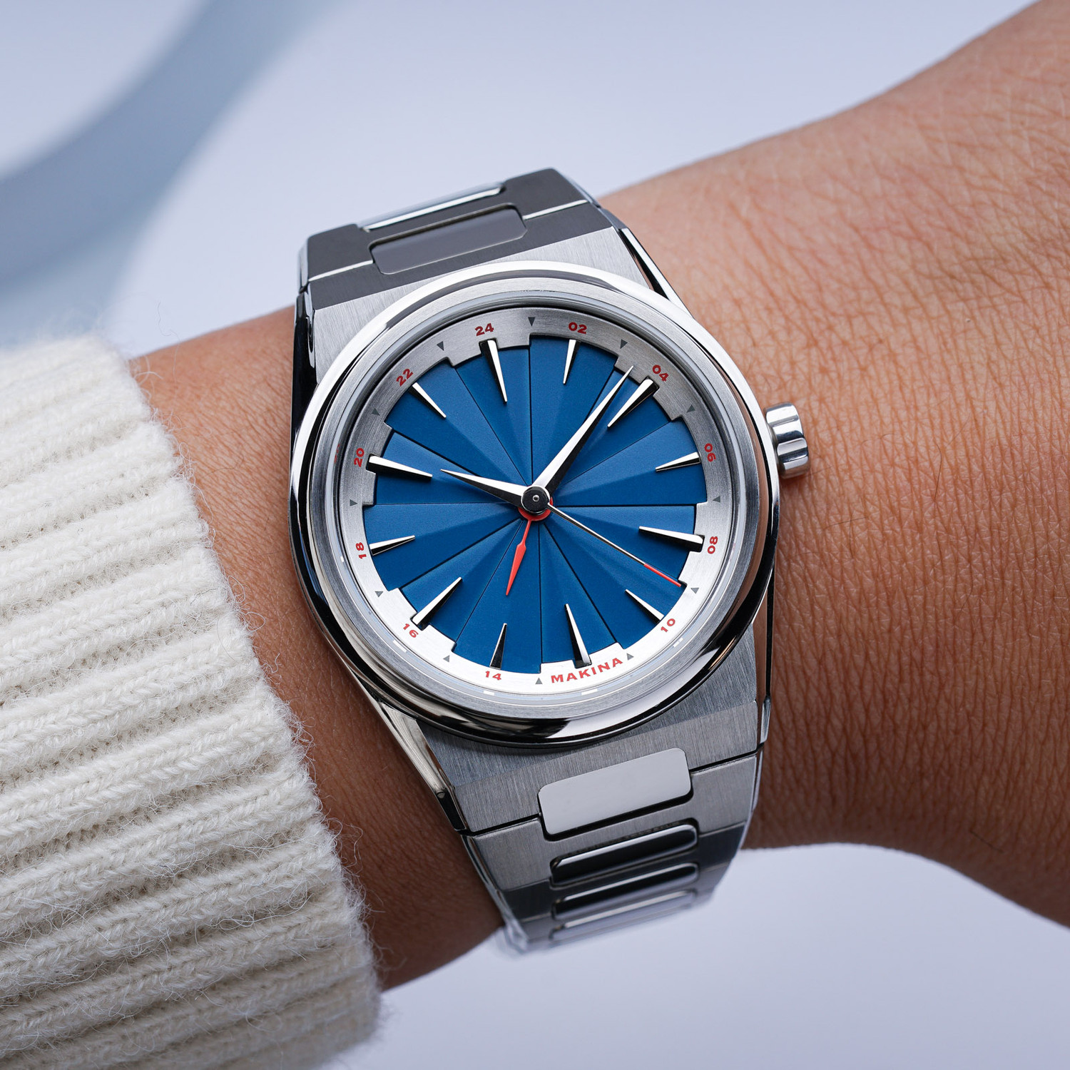 MEPHISTO_III GMT (Blue) thumbnail 3