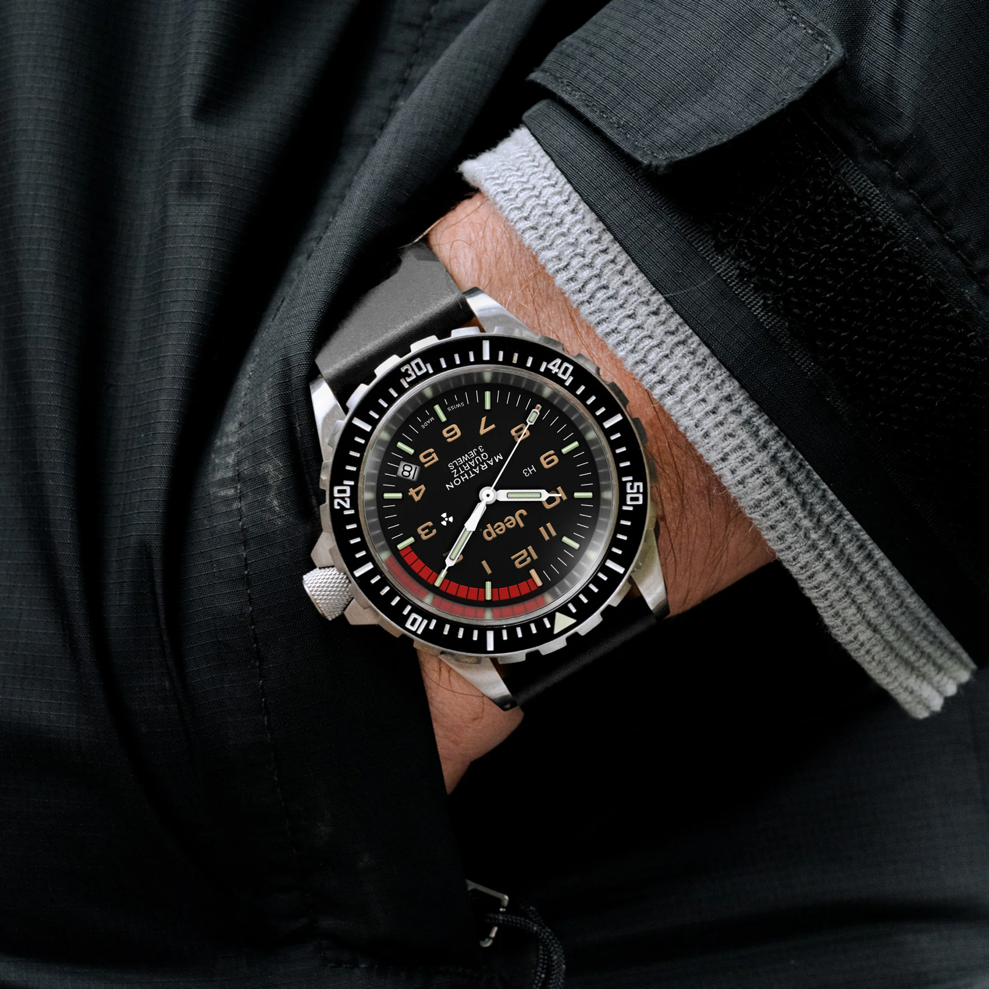 41mm Jeep® Rubicon TSAR® (Diver's Quartz) thumbnail 2