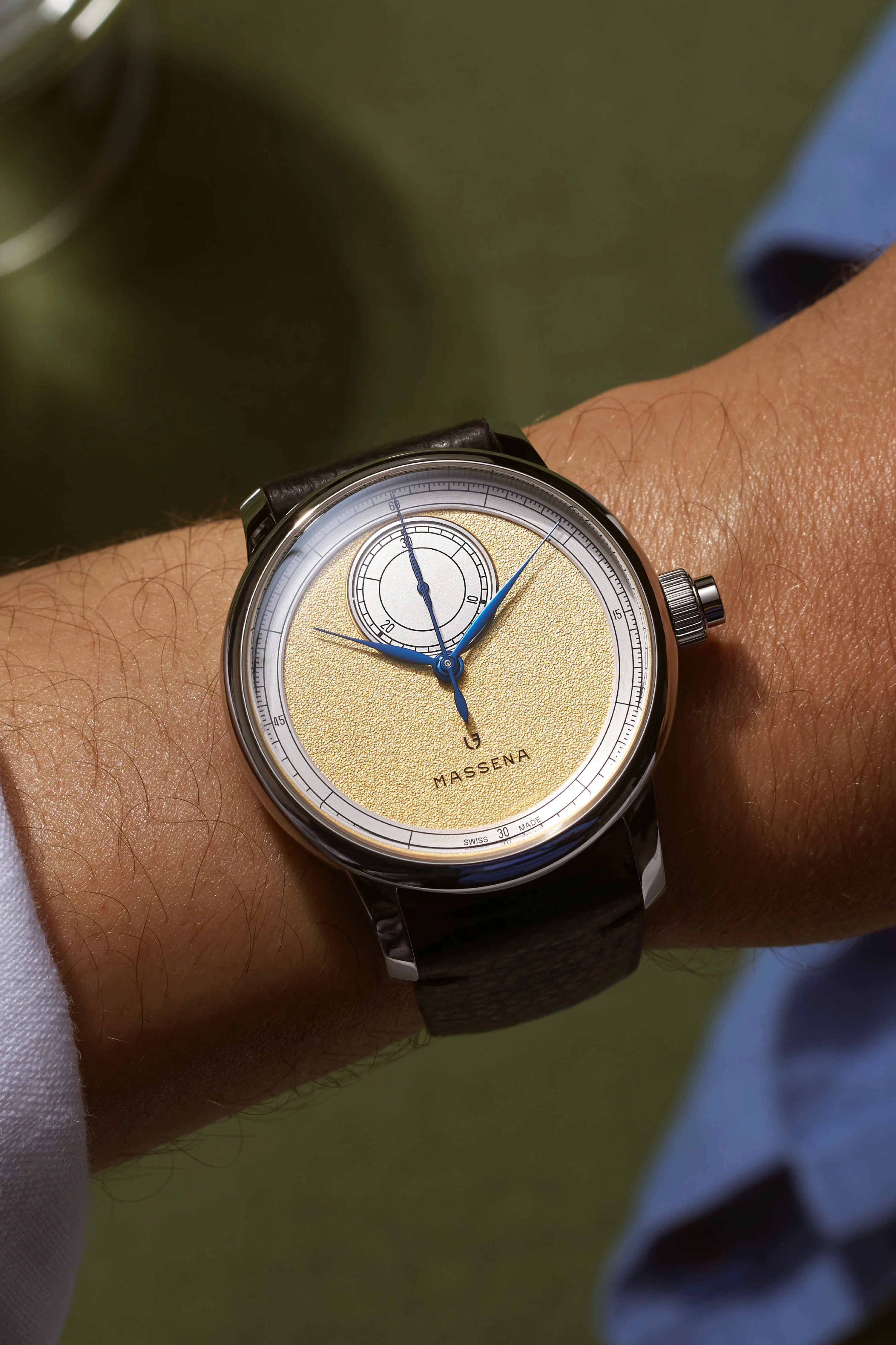 Le Chronographe Monopoussoir Louis Erard x Massena LAB - Gold thumbnail 3