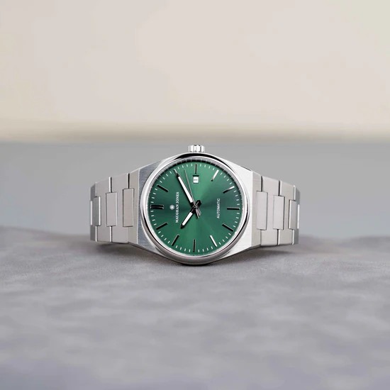 Momentum Auto - Green