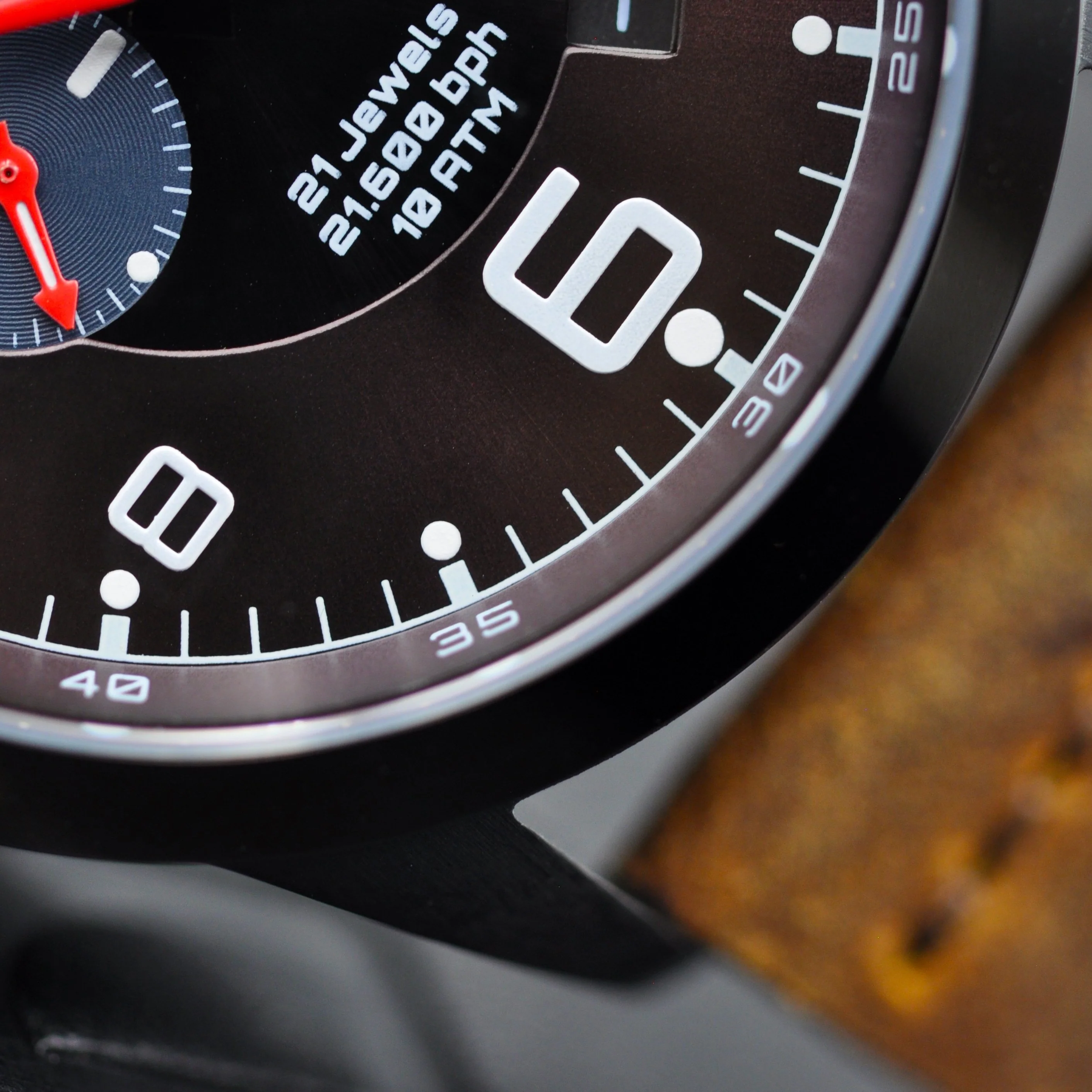 MOONMETAL DUST - DARK SIDE | Distressed Brown Leather thumbnail 4
