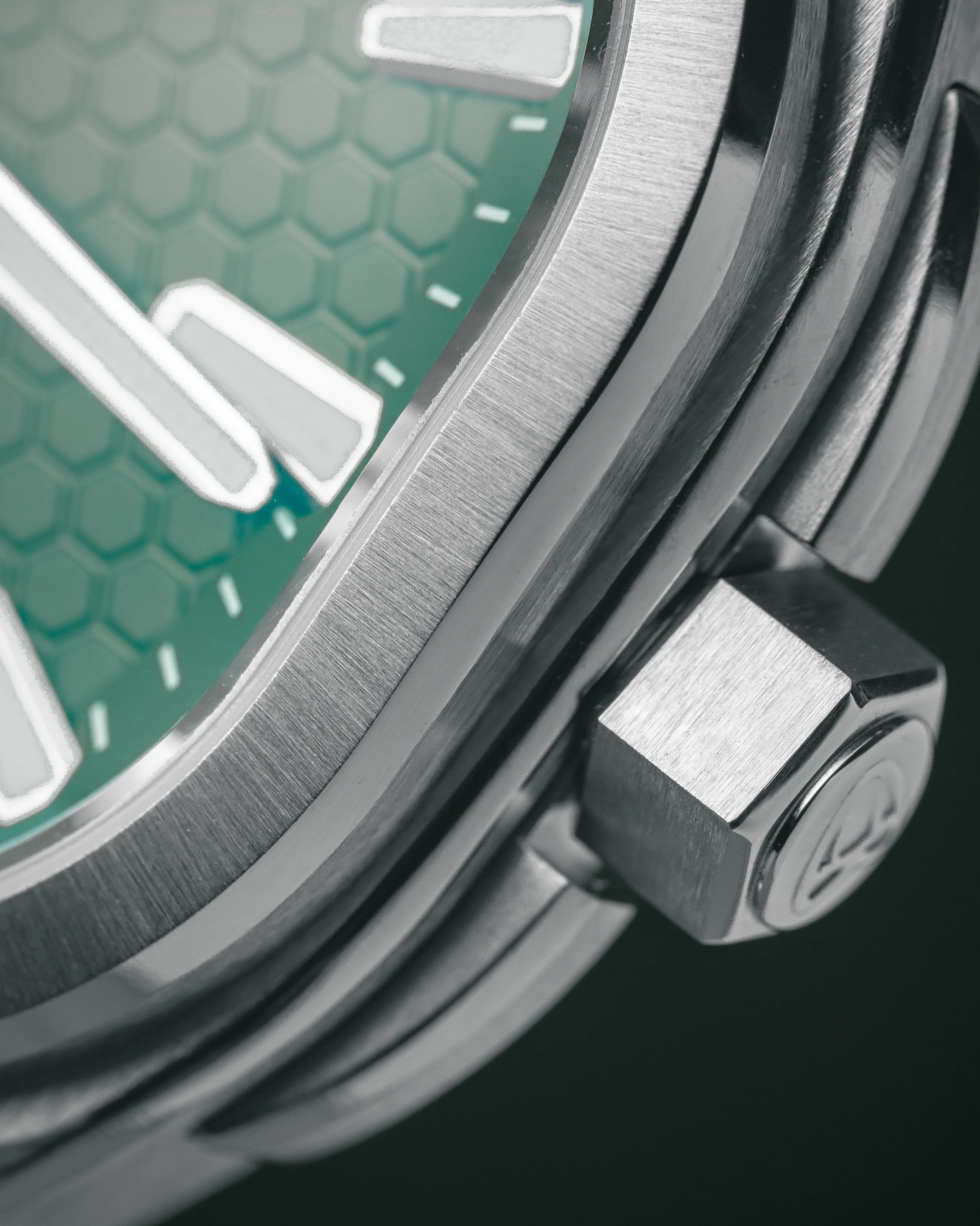 NAGA Spire 39 Serpent Green thumbnail 2
