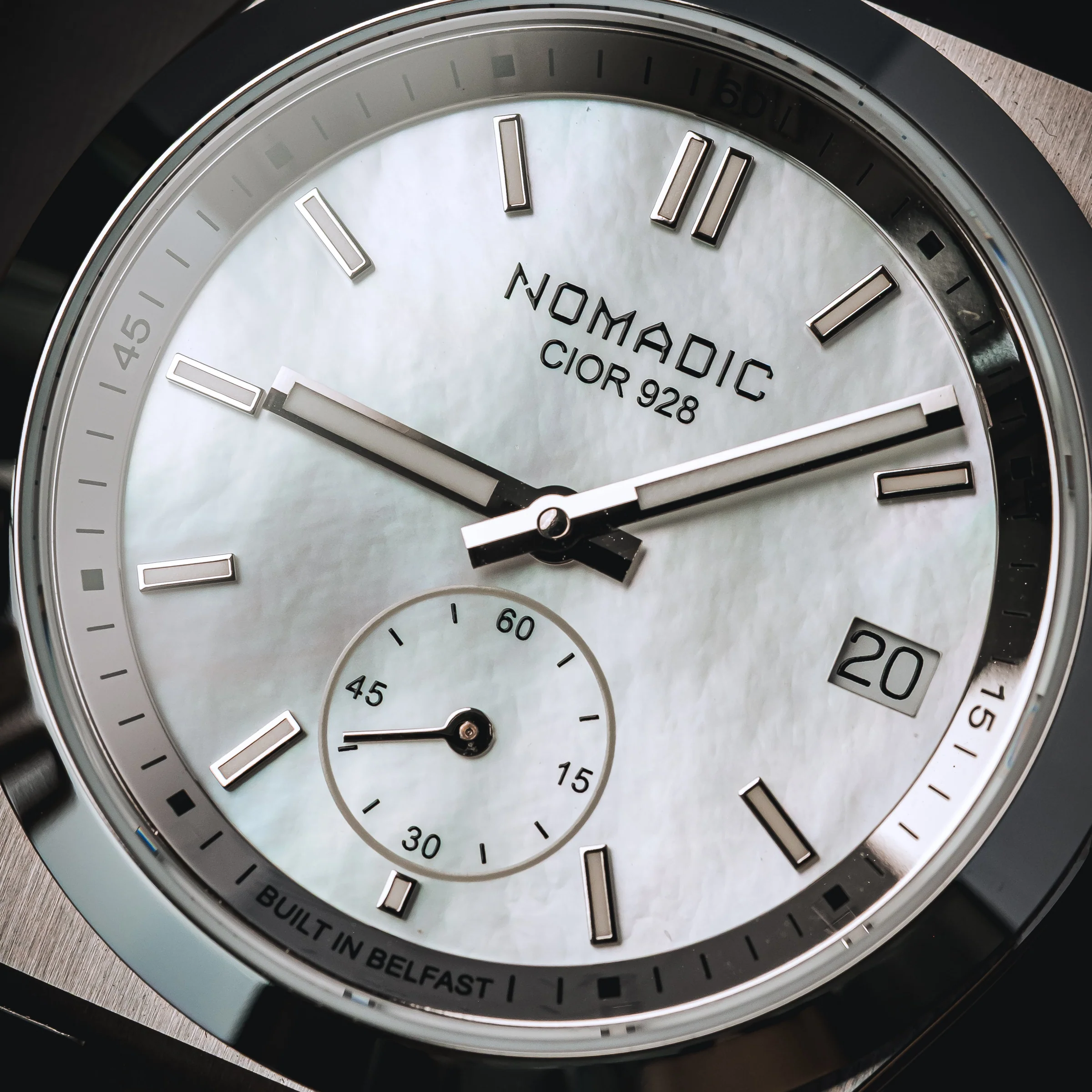 Cíor 928 - Mother of Pearl - Luxury Sports Watch (36mm) thumbnail 2