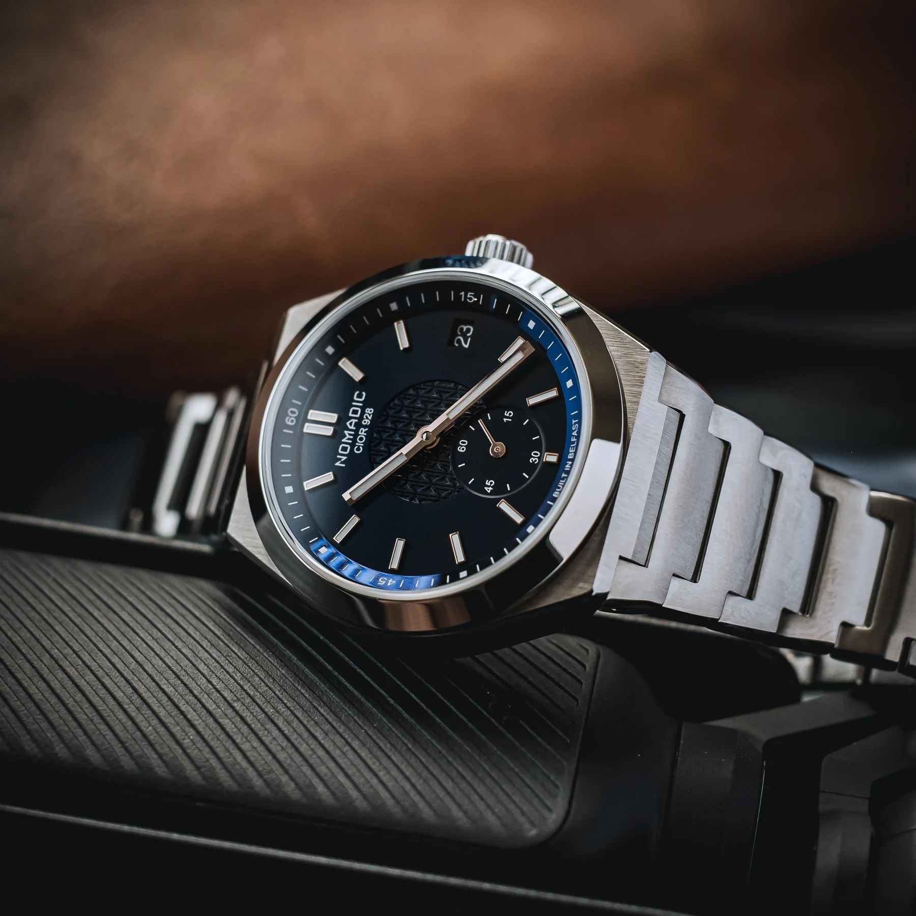 Cíor 928 - Navy and Gold - Luxury Sports Watch (36mm) thumbnail 2