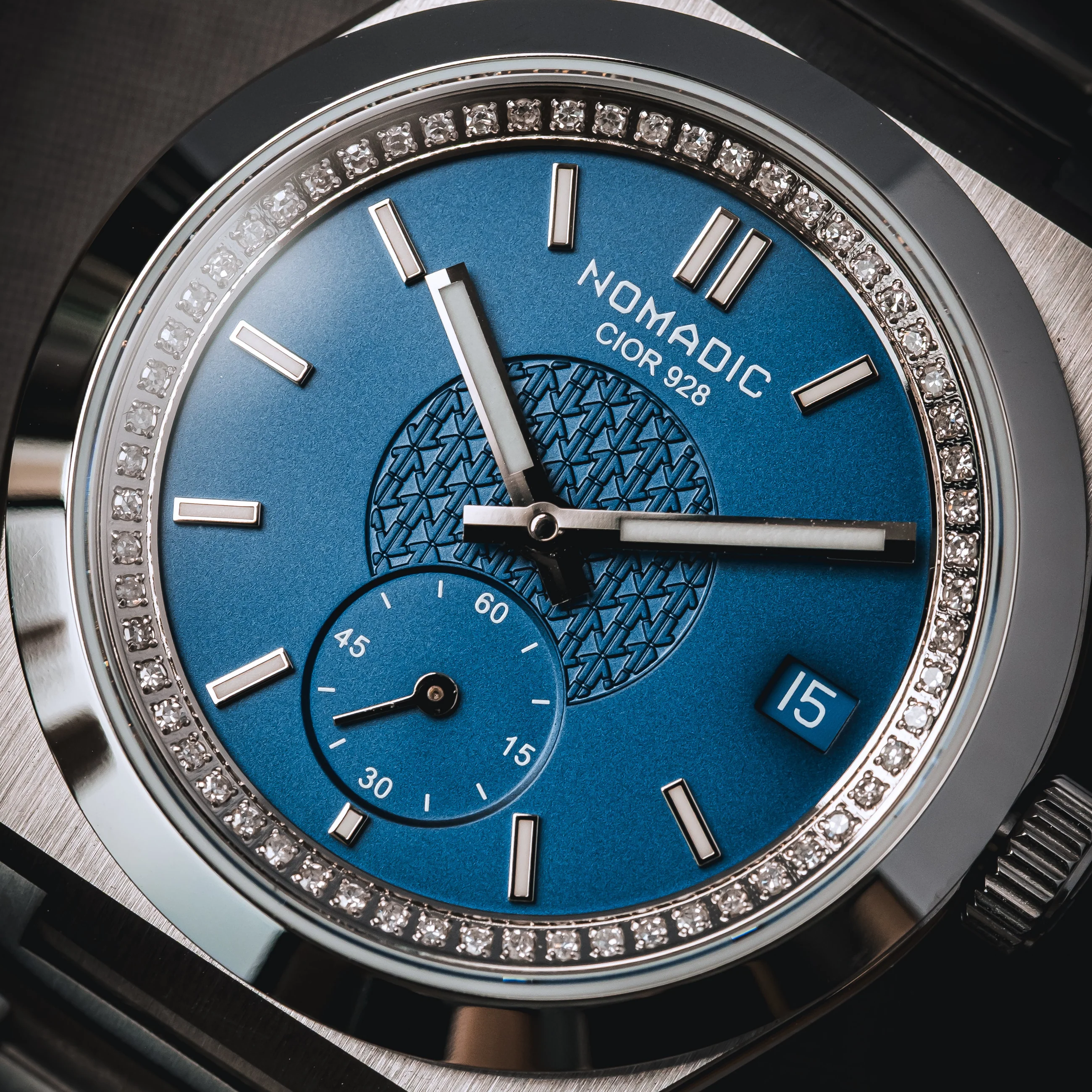 Cíor 928 - Ocean Blue with diamonds - Luxury Sports Watch (36mm) thumbnail 2