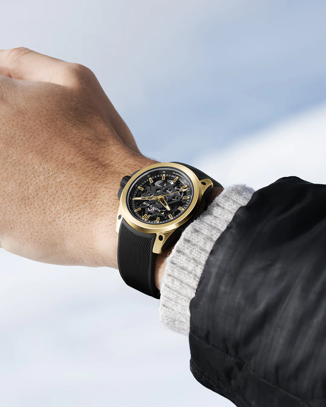 Wild ONE Skeleton 39mm Yellow Gold Limited Edition thumbnail 3