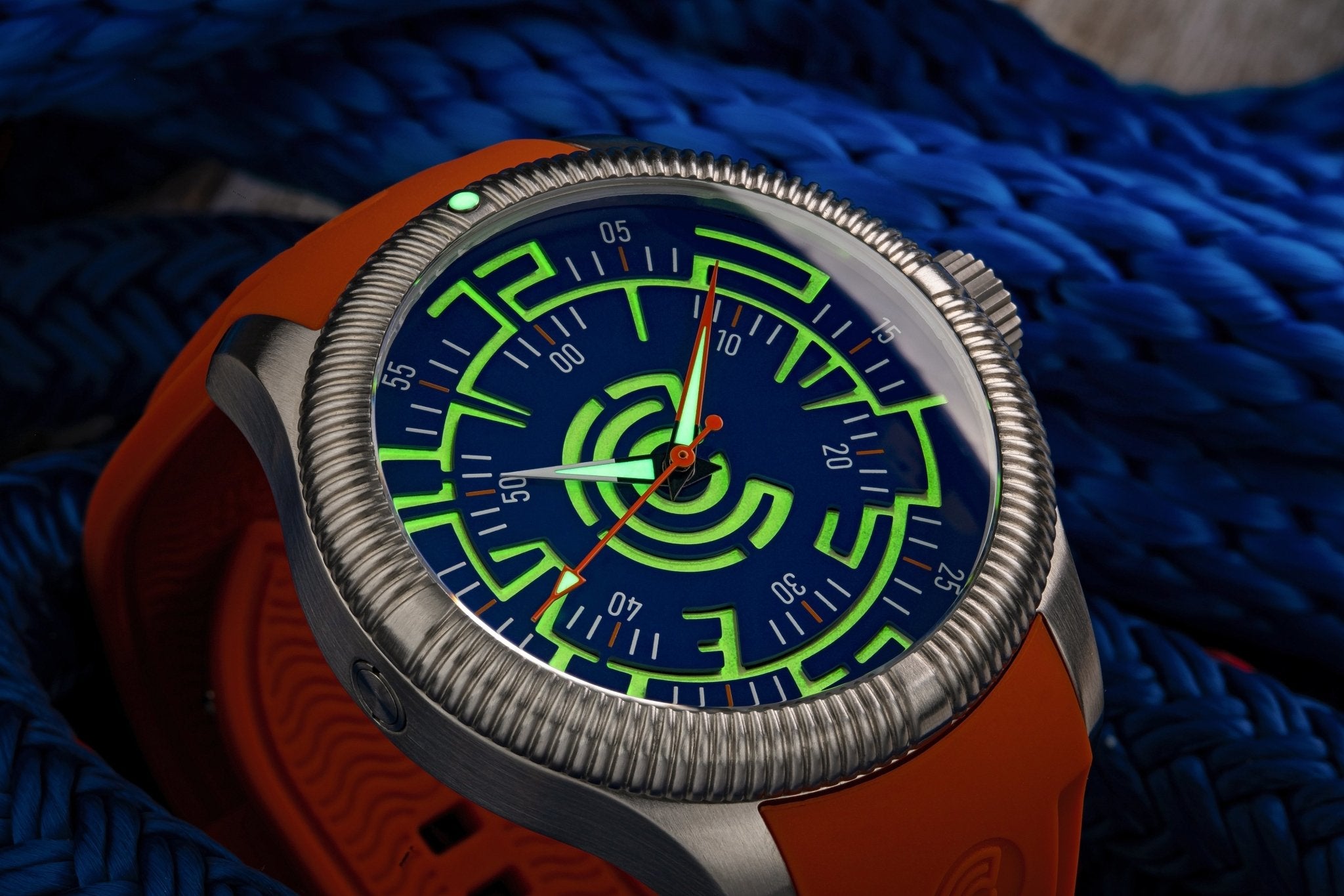 Lume Rush Diver v2 - Blue Sample - Floor Model thumbnail 2