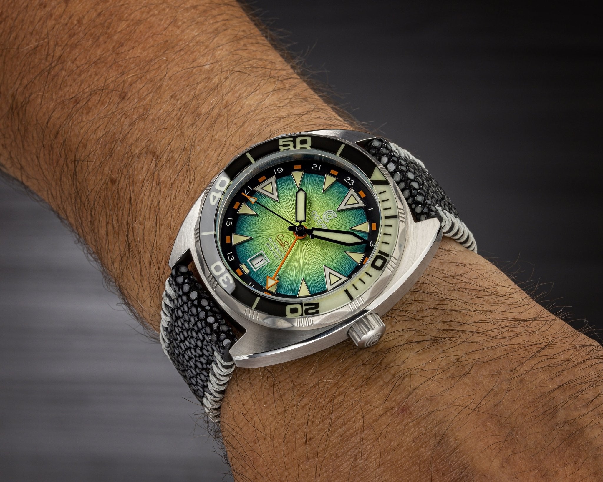 Ocean Crawler Core Diver GMT V2 - Black/Green thumbnail 3