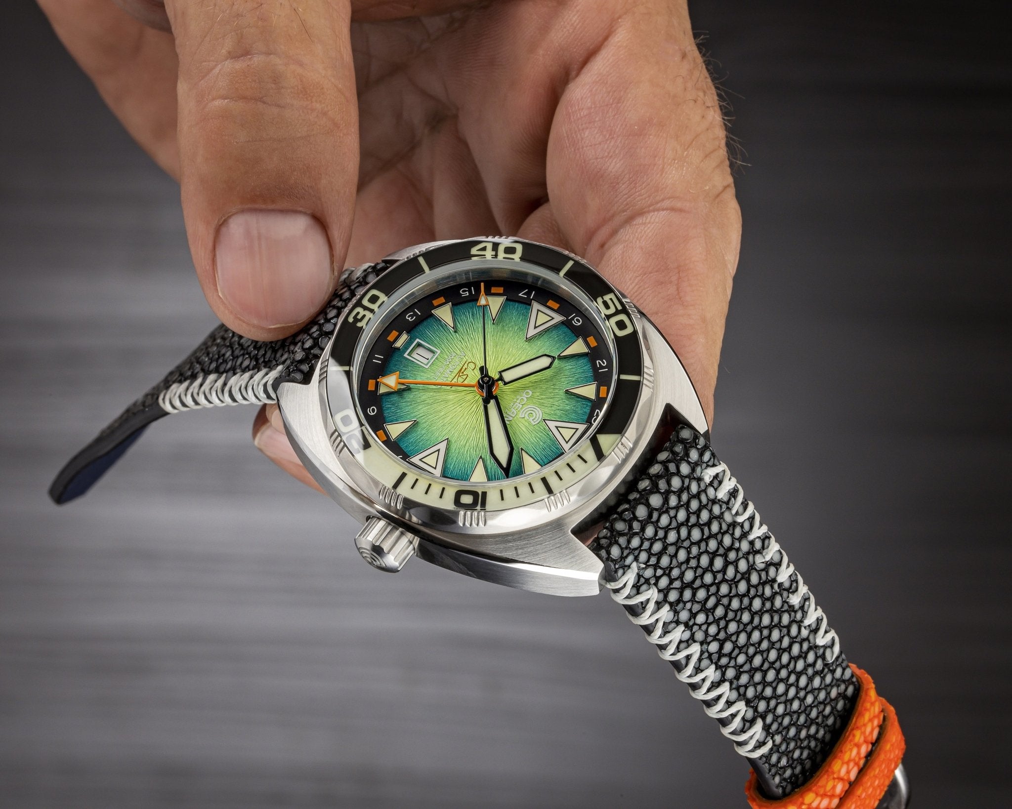 Ocean Crawler Core Diver GMT V2 - Black/Green thumbnail 4