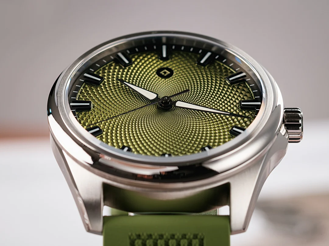 LUNA - GUILLOCHÉ DIAL thumbnail 2
