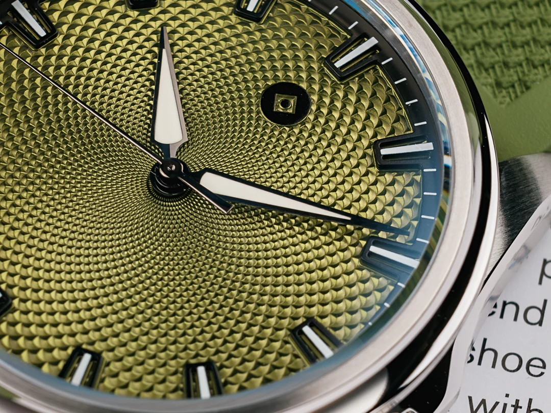 LUNA - GUILLOCHÉ DIAL thumbnail 4