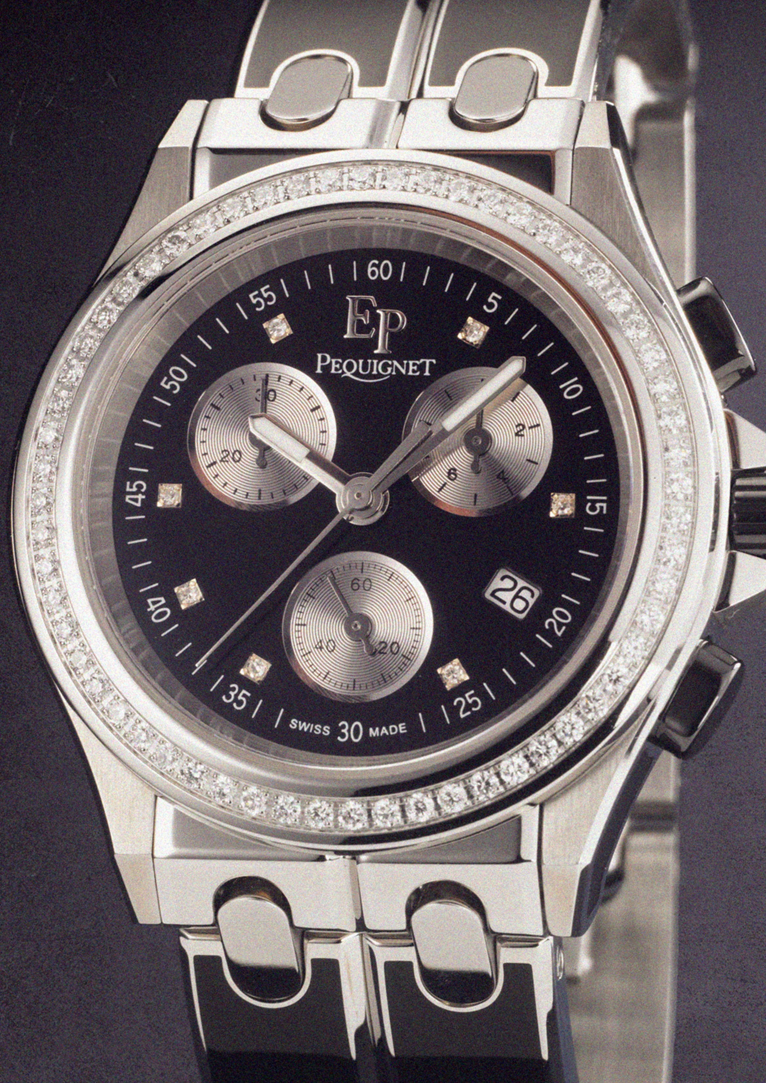 Moorea Vintage watch: Triomphe Chrono Quartz thumbnail 2