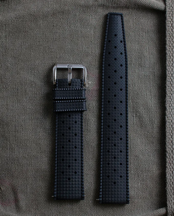 Black Perforated Rubber (20mm) selected view
